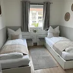 By Bookiebooking *