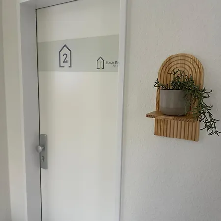 By Bookiebooking Albergue