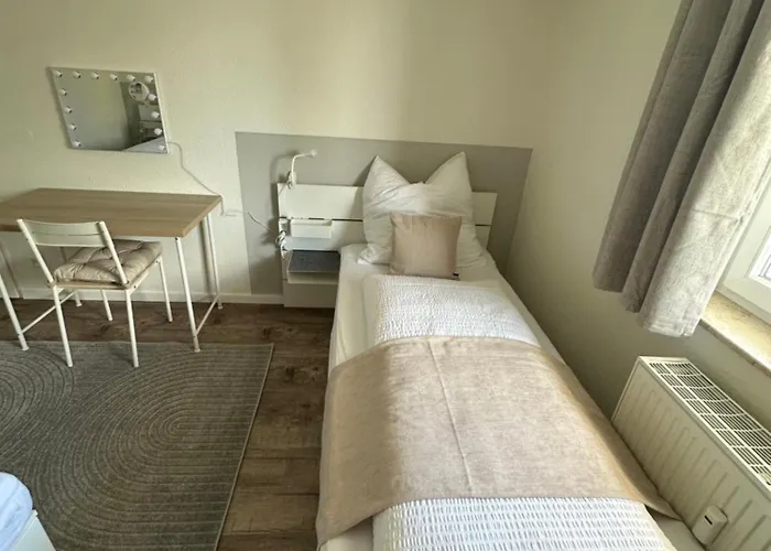 By Bookiebooking Albergue *