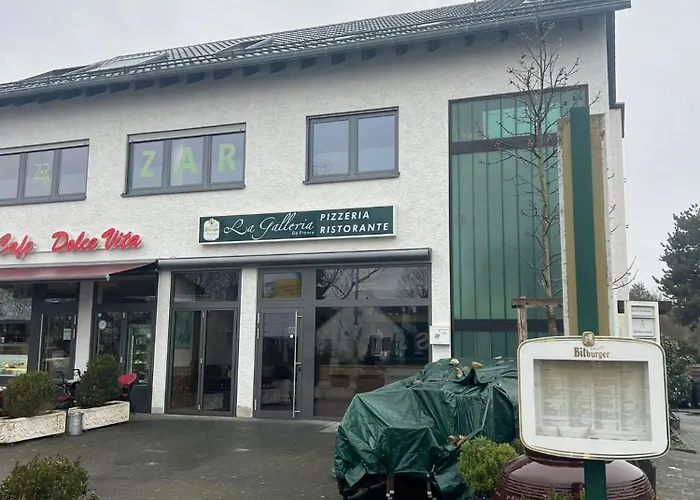 By Bookiebooking Albergue