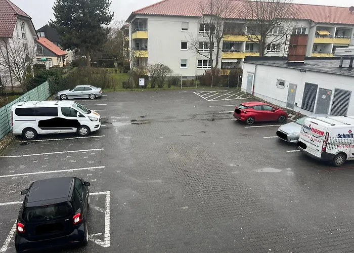 By Bookiebooking Albergue